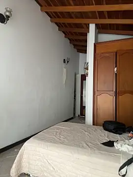 GabriSaenz Show in webcam