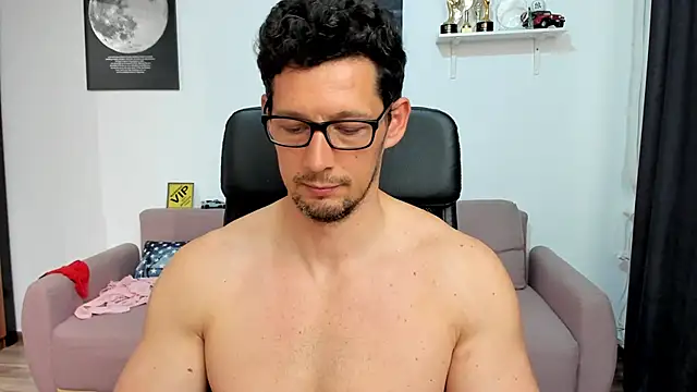 BrutusK08 Webcam show