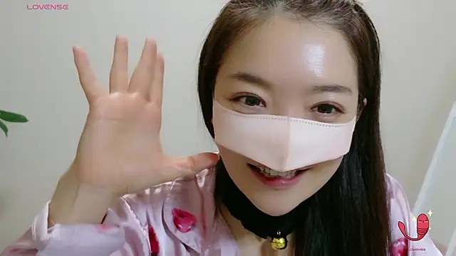 momochan88のライブXXXチャット