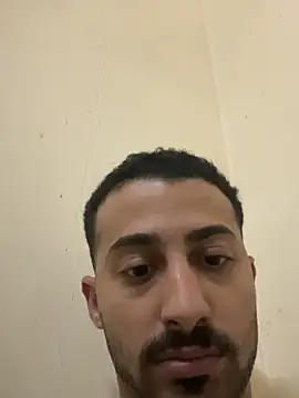 عرض كام Hehjehjeqll