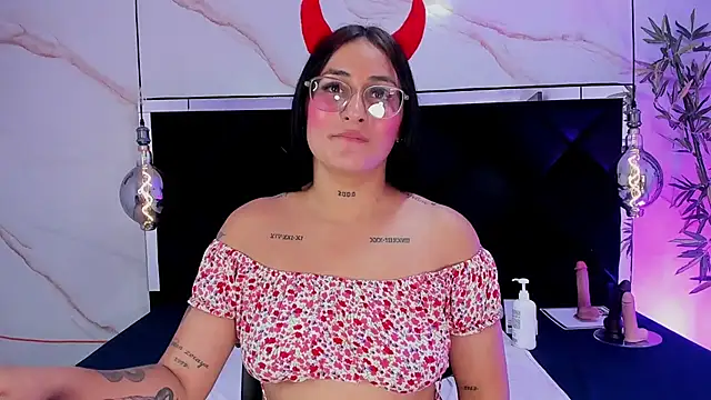 Chat +18 de Ibbie_drastic ao vivo