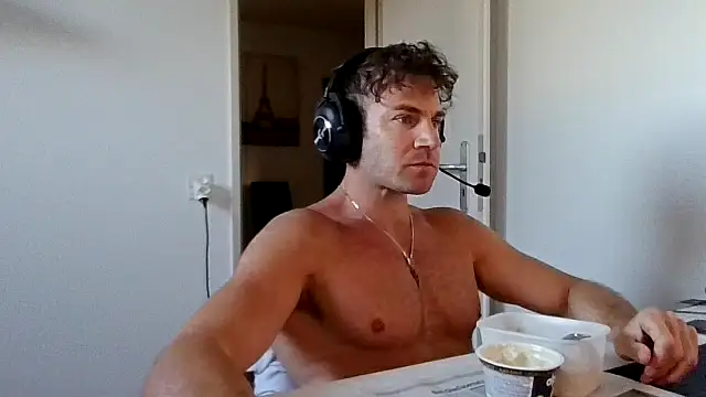 alpha-hunk's Live XXX Chat