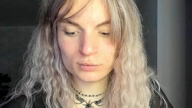 milliKira006 webkamerás műsora