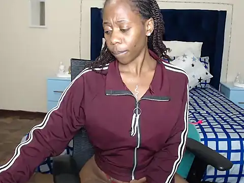 QUEENMANDYY's Live XXX Chat