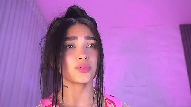 katy_rioss Adlı Modelin Canlı XXX Sohbeti