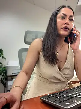 YourQueen18 라이브 XXX 채팅