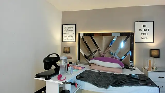 cellestehot: απευθείας συνομιλία ΧΧΧ