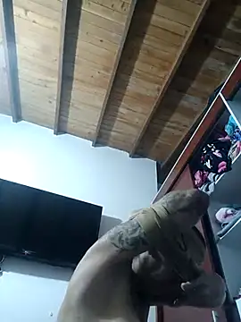 Chat +18 de LunaZambrano ao vivo