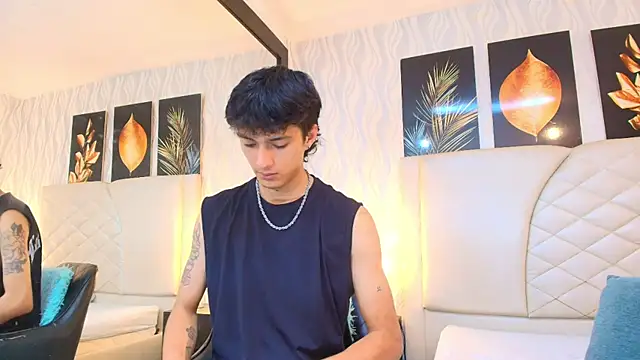 Show modela Lean_Portman na web-kameri