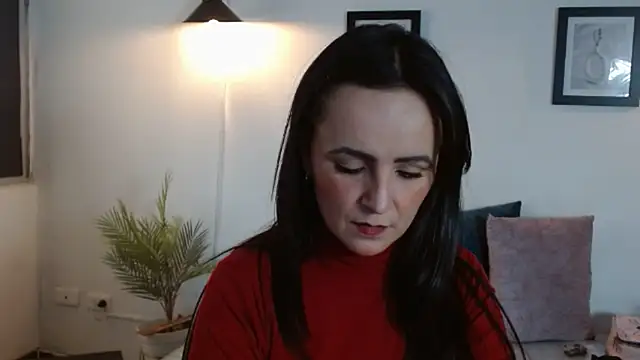 Chat +18 de Juliana__lx ao vivo