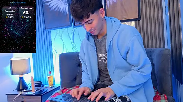 demian_hot99 Show in webcam