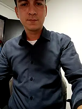 MrSecretSuit Adlı Modelin Canlı XXX Sohbeti