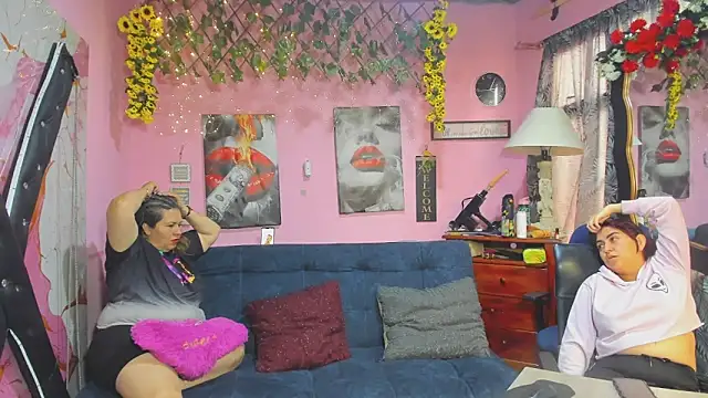 lesbiancuple's Webcam Show