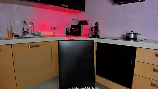 Онлайн чат XXX AnnLevine