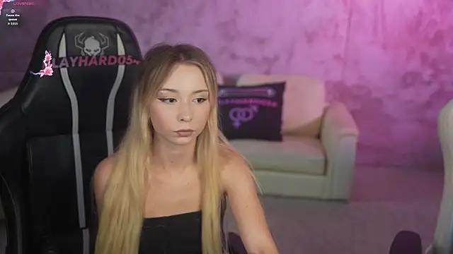 XXX chat uživo modela Kara_cat