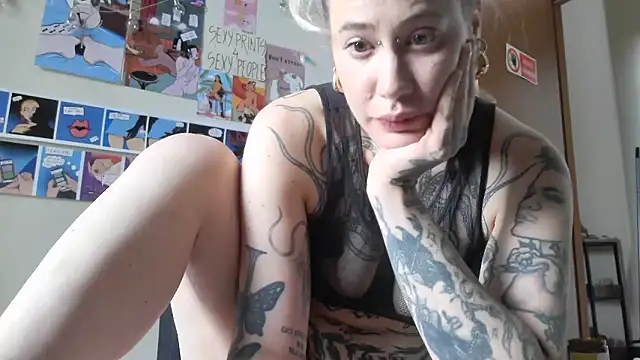 MadameSandra's Webcam Show