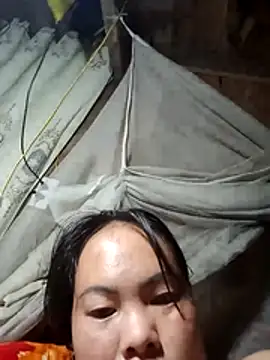 emilyzz élő XXX-chatje