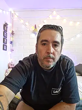 Chatroom XXX en direct de LASEXbellaX