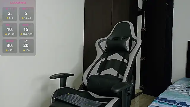 JakeMonroe লাইভ XXX চ্যাট