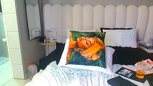 MILLA9000のライブXXXチャット