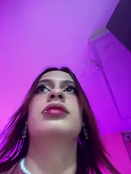 Chat +18 de steffmontespink18 ao vivo