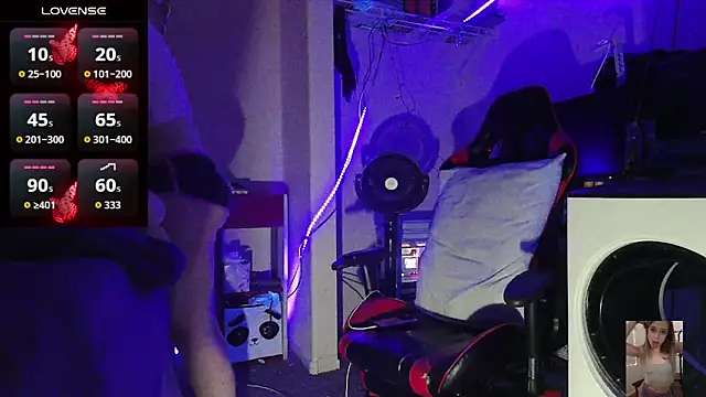 Blondiewithanass' Live XXX Chat