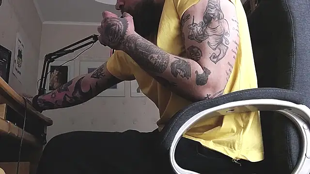 FindomJason: διαδικτυακό σόου στην κάμερα