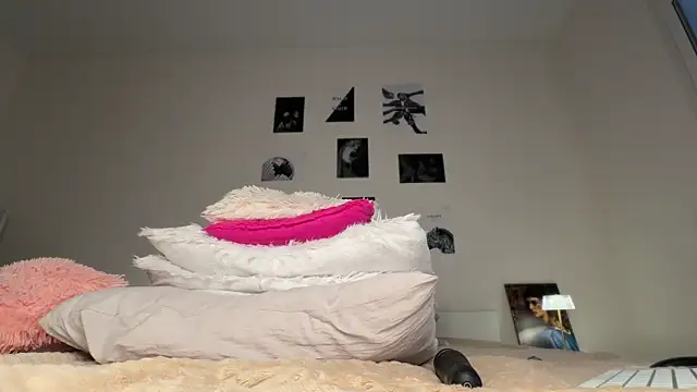 AnnyBastet Chat XXX in diretta