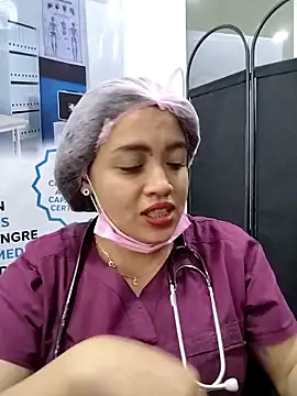 Show modela Nurse_Alice-7 na web-kameri