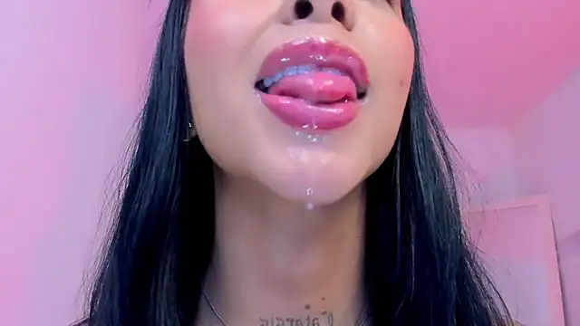 sophierooy22's Live XXX Chat