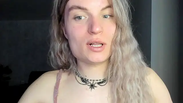 milliKira006 Show in webcam