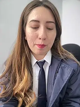 suzy-111 Show in webcam