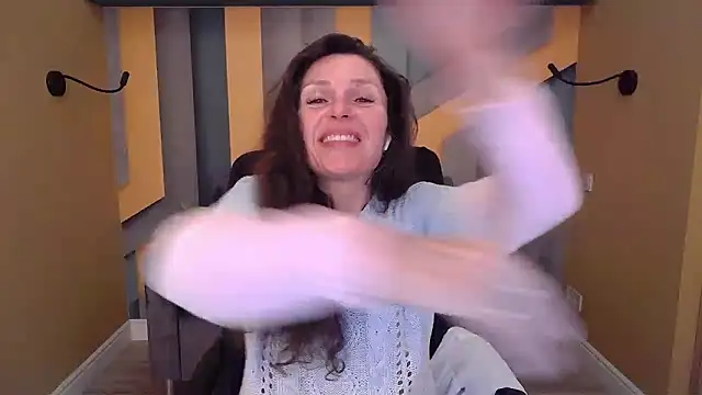 EllaLong's Live XXX Chat