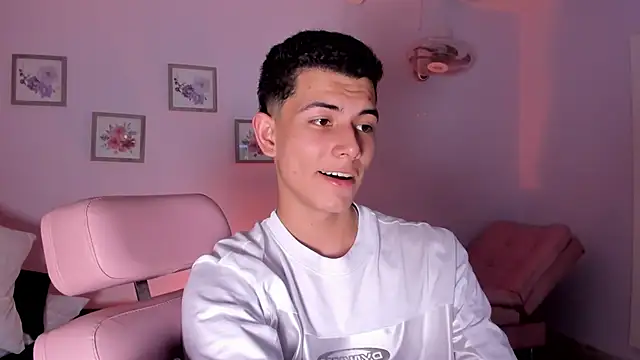 XXX chat uživo modela FireGuy_99