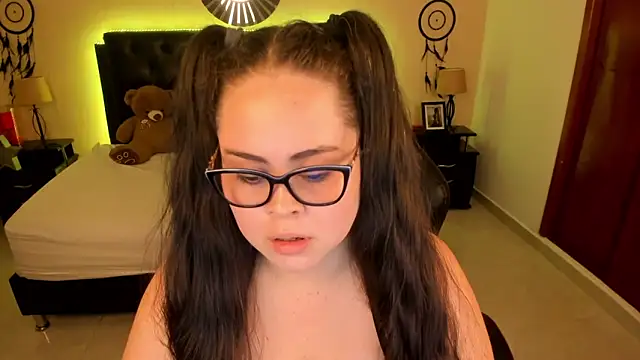 LolaVillalobos' Live XXX Chat