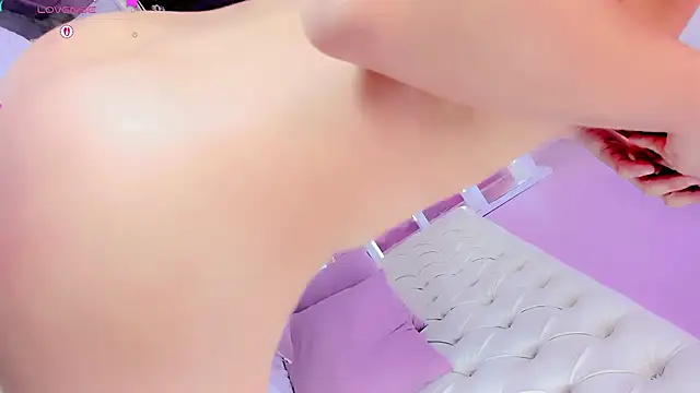 Nauthy_girlのライブXXXチャット