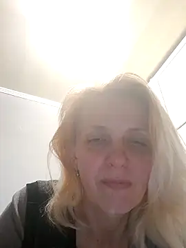 MiaLove183 – Naživo XXX chat