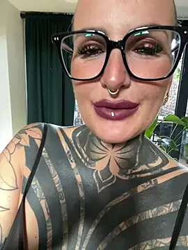 KathaleaNoir 在線直播表演