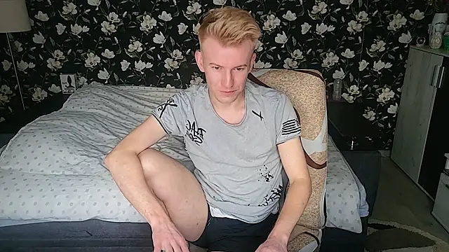 Вебкам-шоу Vuitton