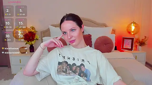 XXX chat uživo modela MonaRicci