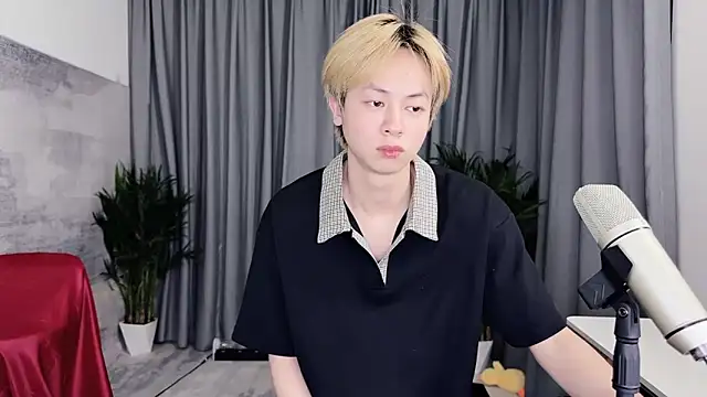 hafabva: διαδικτυακό σόου στην κάμερα