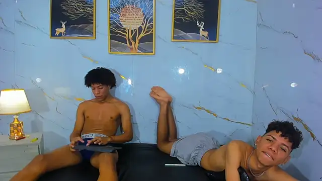 Spicy_guys Show Webcam