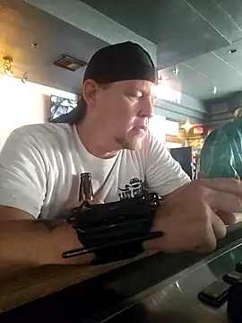 yourMasterisBored's Live XXX Chat