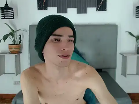 Pokazy przed kamerką – sora_jun