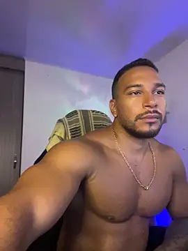 FreszX: διαδικτυακό σόου στην κάμερα