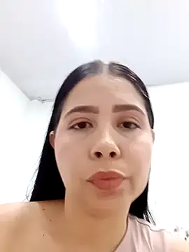 Dirty-Submissive-Horny élő XXX-chatje