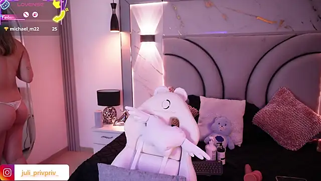 Julieta_priv Adlı Modelin Canlı XXX Sohbeti