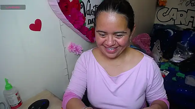 Chatroom XXX en direct de Miss__kendra_