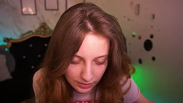 CuteeFoxy's Live XXX Chat