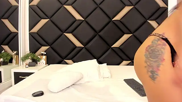 Chat +18 de MelisaKovacs ao vivo